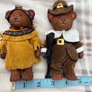 Russ Berrie Co. Thanksgiving Bears Pilgrim & Native American Moveable 1980’s